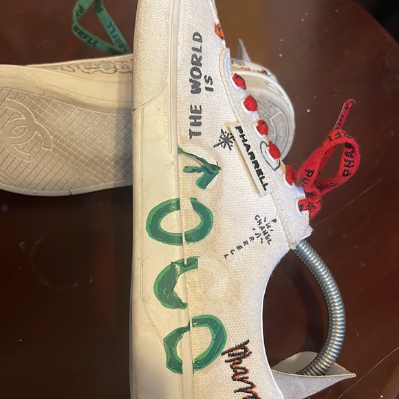 CHANEL Pharrell Graffiti Low-Top Sneakers Printed Canvas White, Multicolor. - Picture 8 of 14